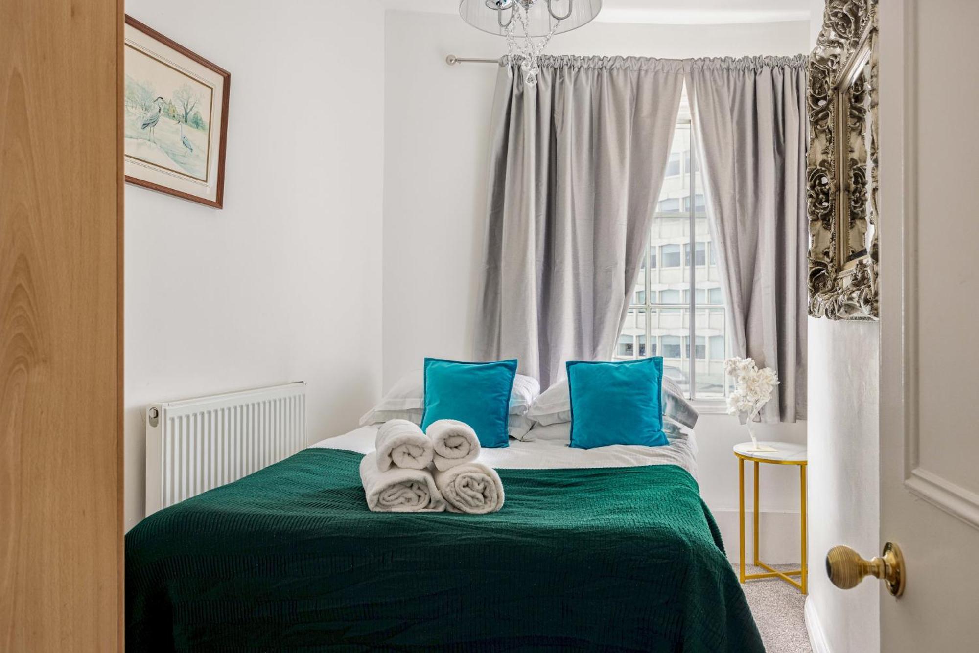 Picktheplace Lancaster Gate Londen Buitenkant foto