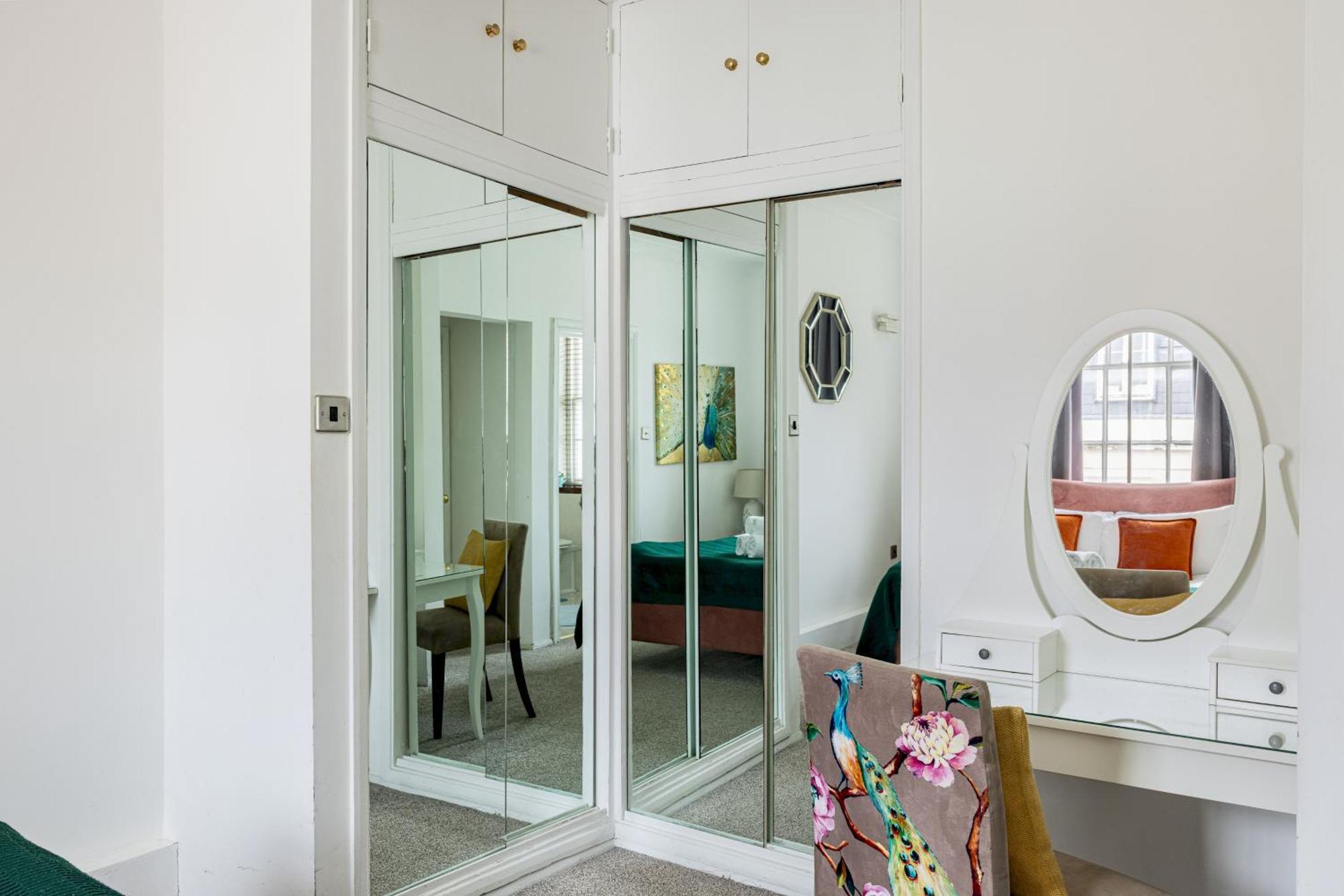 Picktheplace Lancaster Gate Londen Buitenkant foto