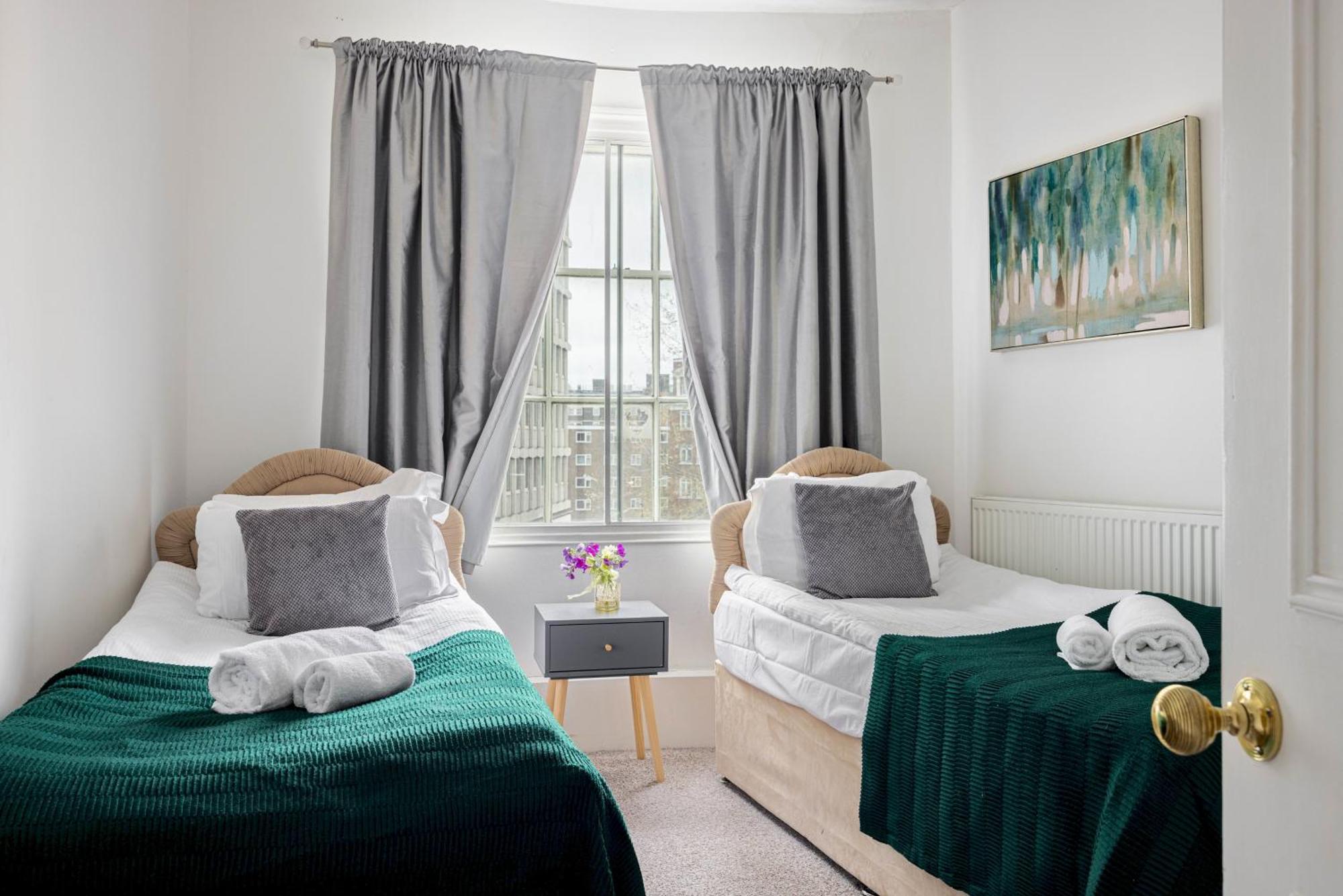 Picktheplace Lancaster Gate Londen Buitenkant foto