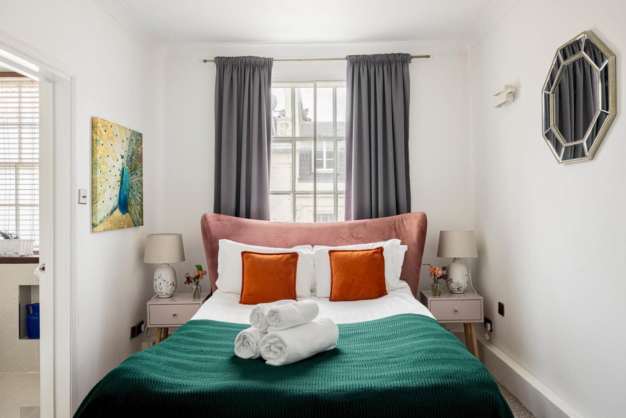 Picktheplace Lancaster Gate Londen Buitenkant foto